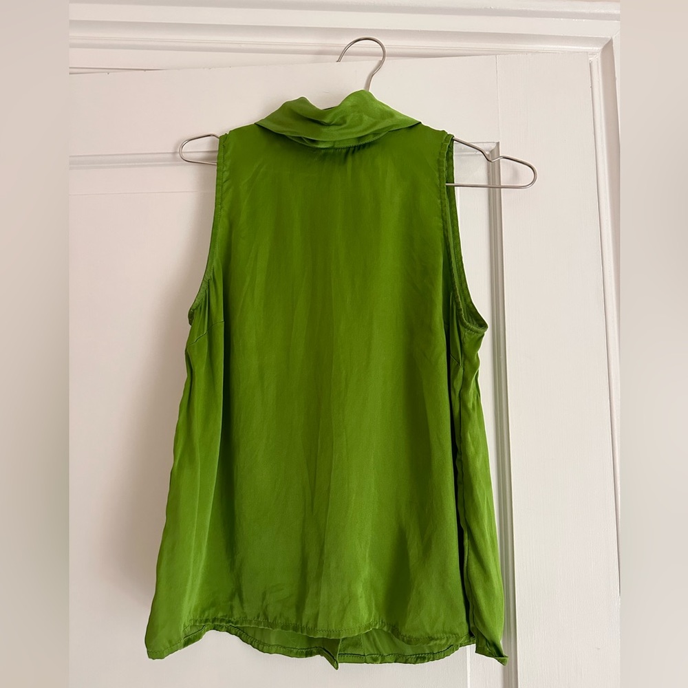 Anthropologie Kelly green silk top S with a button down back.